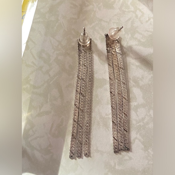 MAKE AN OFFER 🍒 Sterling Silver Pierced Chain Earrings - Picture 6 of 7